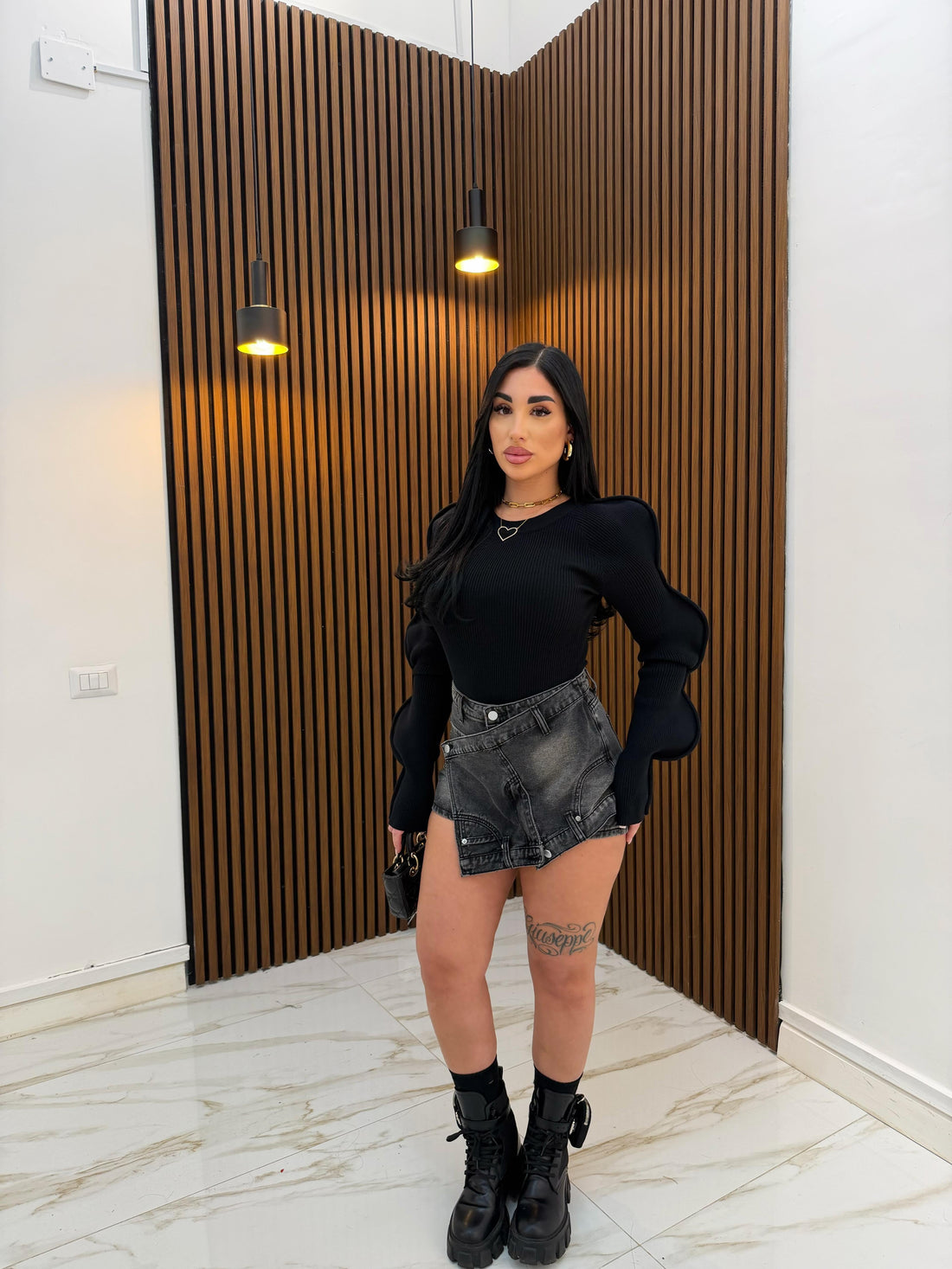 GONNA PANTALONCINO NERO